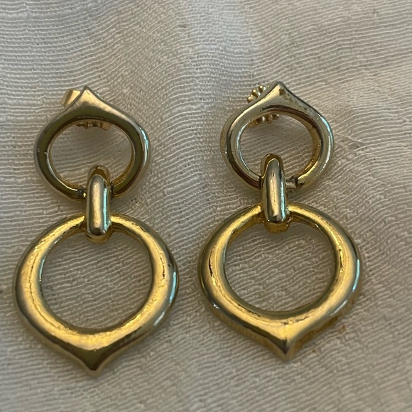 Vintage Avon gold tone double teardrop post dangle earrings - Picture 1 of 4
